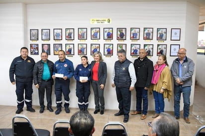 La alcaldesa destaca al Bombero del Mes correspondiente a noviembre