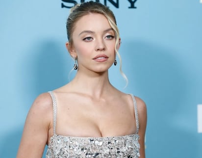 Sydney Sweeney deslumbra con un elegante vestido de cristal : El término \'cristalino\' adquiere un nuevo significado gracias a Sydney Sweeney