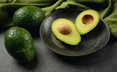 ¿Qué pasa si comes un aguacate a diario? Beneficios para la salud