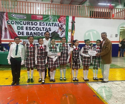 Alumnos participan en concurso estatal de escoltas 