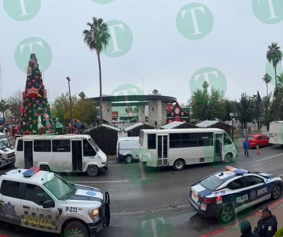 Transportistas de la ruta Directo bloquean el primer cuadro de la ciudad de Monclova