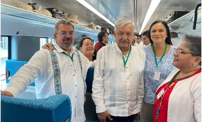 Tras 6 horas y media, convoy inaugural del Tren Maya, con AMLO e invitados, llega a Q. Roo