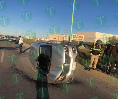 Conductor termina lesionado tras choque y volcadura en Frontera