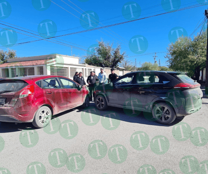 Conductor ignora alto y provoca choque en la Obrera Sur