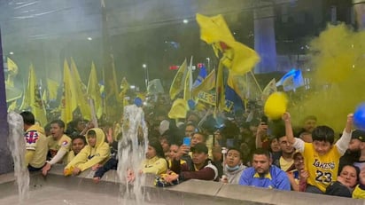 América recibe serenata de su afición previo a la final