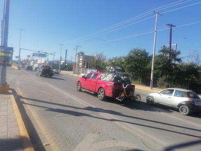 Paisanos 'toman' la 57 y aumenta su paso por Monclova hacia el sur