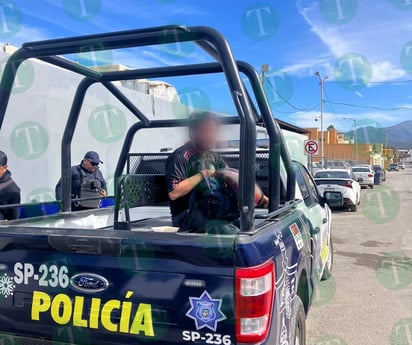 Hombre fue detenido por consumir drogas en estacionamiento de tienda 