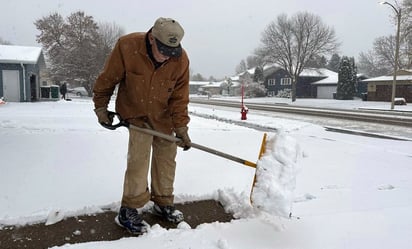 Tormenta invernal deja 5 muertos y 600 mil hogares sin electricidad en el noreste de EU