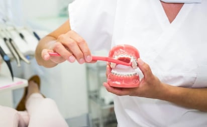 Pasos a seguir para cuidar tu salud bucodental durante las celebraciones de fin de año