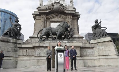 Corte admite queja de Sandra Cuevas por disputa del Ángel de la Independencia