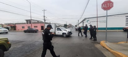 Imprudente conductor provoca choque al pasarse alto en la Zona Centro de Frontera 