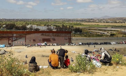 Delegación de EU se reúne hoy con López Obrador para dialogar sobre repunte de migrantes