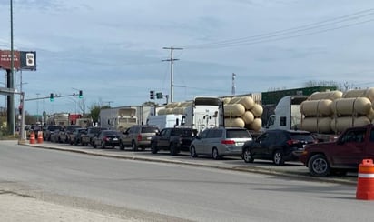 Hombre muere en la fila del Puente II; esperaba cruzar