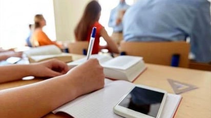 El uso de teléfonos en las escuelas debería limitarse 