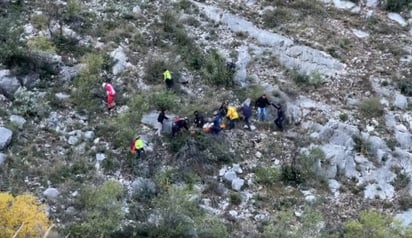 Rescatan a hombre lesionado en la Escalera al Cielo