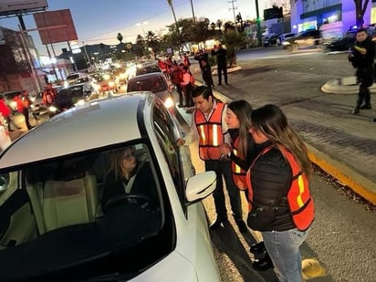 Jóvenes en Monclova promueven la conciencia al tomar el volante