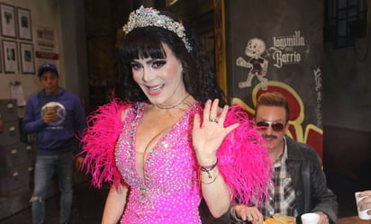 Maribel Guardia despide el 2023 con atrevidas fotos en transparencia