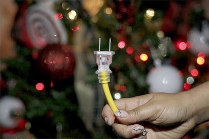 Las luces de Navidad tienen el potencial de causar siniestros