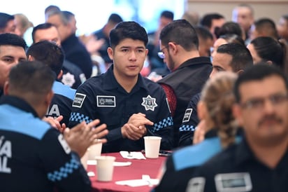 Acuña reconoce la labor de sus elementos policiacos