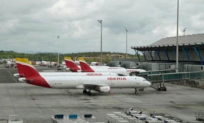 Por huelga de Iberia cancelan cientos de vuelos en España en vísperas del Día de Reyes