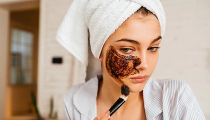 ¿Sabías que el chocolate puede ser tu aliado para deshacerte de esas molestas ojeras?: No se trata del chocolate blanco ni amargo, sino de un tipo específico que puede ayudarte a rejuvenecer tu piel.