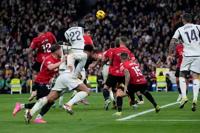 Real Madrid se impone al Mallorca y lidera la Liga española