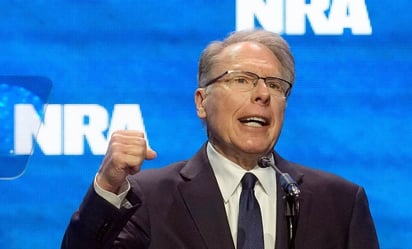 Jefe de la asociación del rifle de EU, Wayne LaPierre, anuncia su dimisión