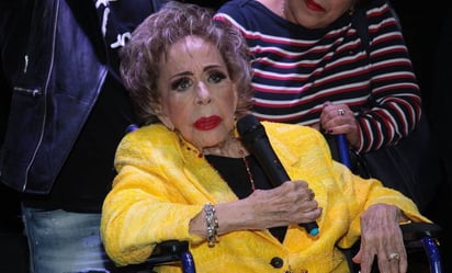 Silvia Pinal 'va muy bien' tras salir del hospital por influenza