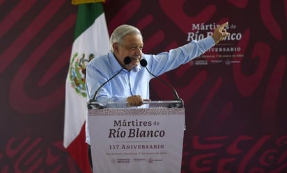 ¿En qué consisten las dos iniciativas de reforma de AMLO al salario mínimo y pensiones?