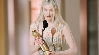 Elizabeth Debicki rinde tributo a Lady Di con su reconocimiento en los Globos de Oro 2024