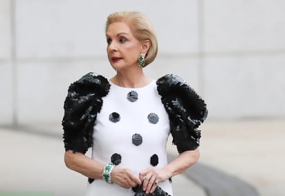 Fundamentos de estilo según Carolina Herrera: Prendas imprescindibles en tu armario: Despierta el potencial infinito de tu estilo con elecciones que desafían las modas efímeras y perduran en el tiempo.