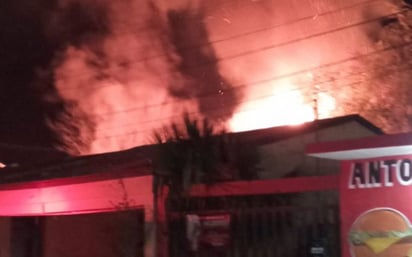 Familia se queda sin nada tras voraz incendio en su domicilio