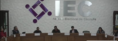 Lanza IEC ley 8 de 8 contra la violencia política de género