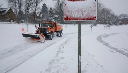 Fuerte tormenta de nieve cubre el Medio Oeste de EU e impactará al caucus de Iowa