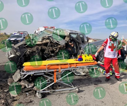 Conductor queda prensado tras provocar choque en la carretera Monclova-Candela