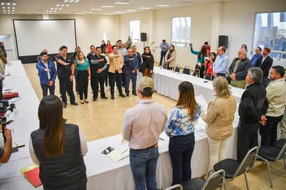 Sesiona el consejo municipal de salud toman protesta nuevos integrantes 