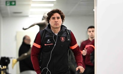 Guillermo Ochoa vuelve a ser titular con el Salernitana tras la lesión con la Selección Mexicana