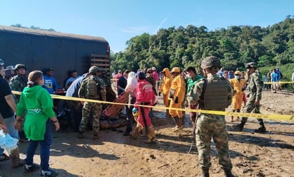 Sube a 23 el número de muertos por alud de tierra en Colombia