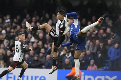 Chelsea apaga a Raúl Jiménez y regresa a su realidad al Fulham