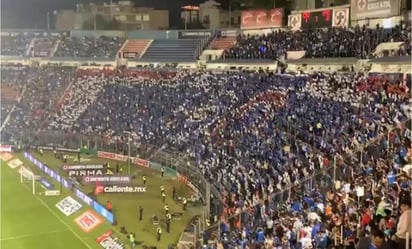 Cruz Azul es recibido con mosaico en su regreso al Estadio Ciudad de los Deportes