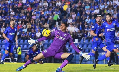 Kevin Mier, el héroe de Cruz Azul en el primer tiempo