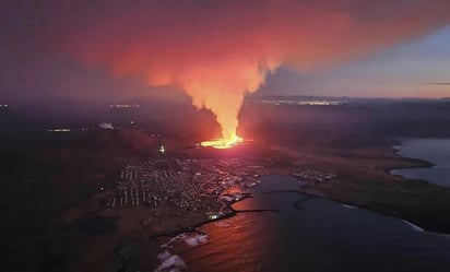 Presidente de Islandia advierte de desafíos después de que la lava destruya casas en Grindavík