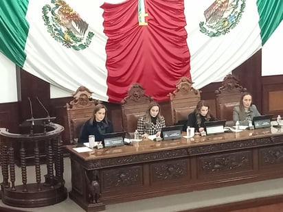 Tramita Congreso más licencias de funcionarios