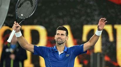 Djokovic al 'club de los 100' como Federer y Serena en Melbourne