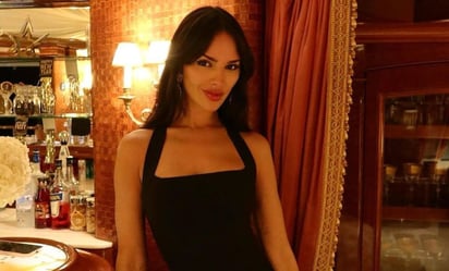 Eiza González luce labial en tono 'Peach Fuzz' perfecto