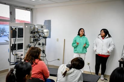 Entregan aulas de idiomas y construyen gimnasio al aire libre en la politécnica