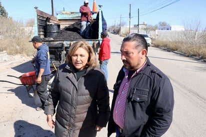 Diana Haro Martinez supervisa trabajos de mejoramiento urbano en colonia Las Lomas