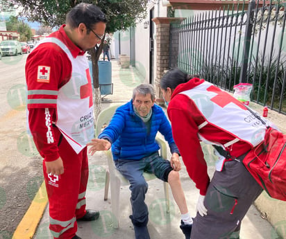 Héroe de 82 años rescate a padre e hija de feroz ataque de perro en Monclova