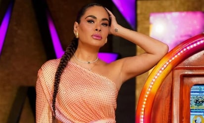 El outfit de Galilea Montijo con maxifalda de tul y botas vaqueras