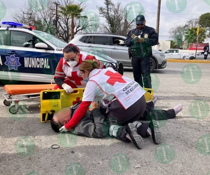 Repartidor de comida sufre caída de moto en el Pape y queda lesionado